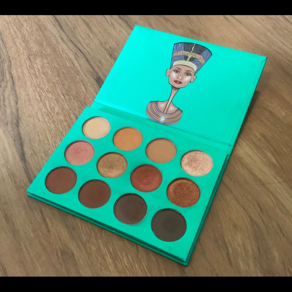 Julia’s place Nubian palette